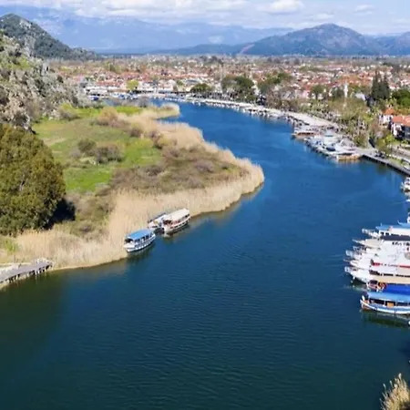 Stylish Ground Floor 3-bed In Dalyan Appartamento